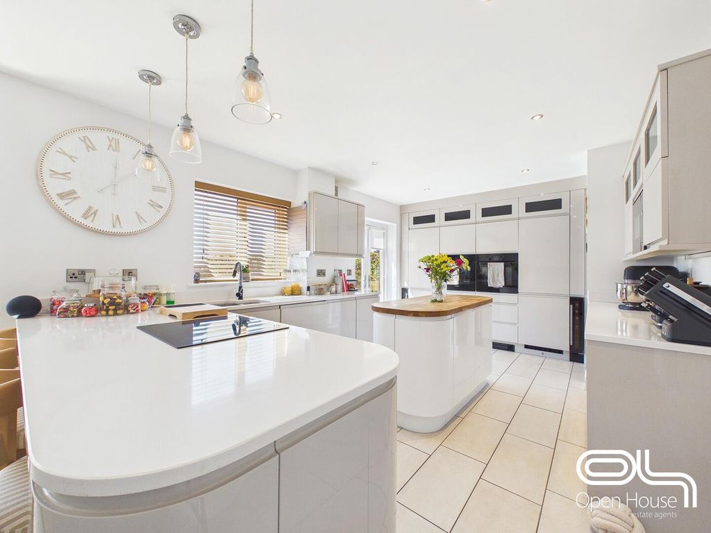 Property photo 2 of 30 Kitchen