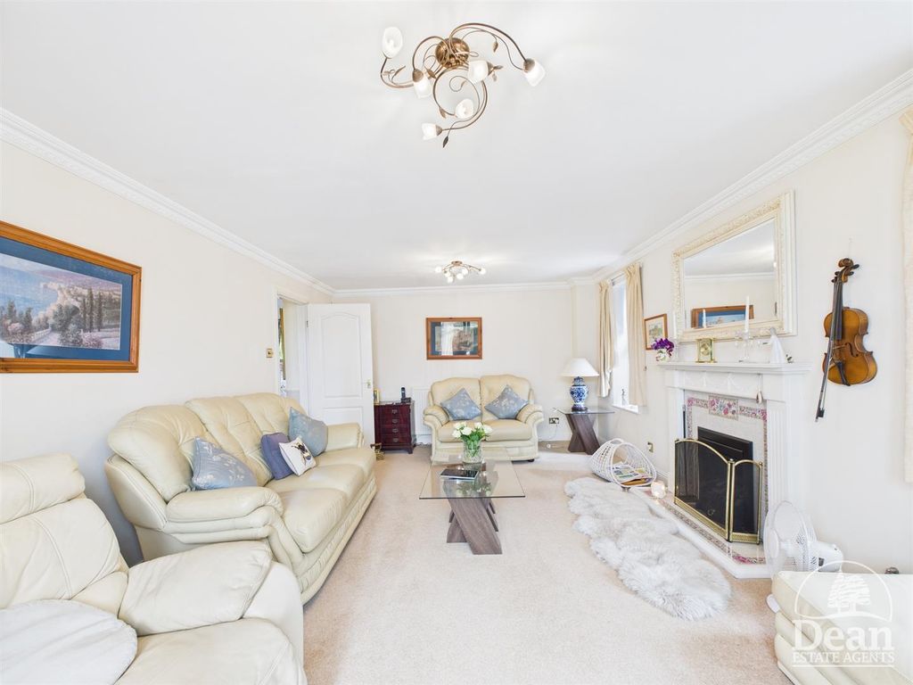 Property photo 3 of 27