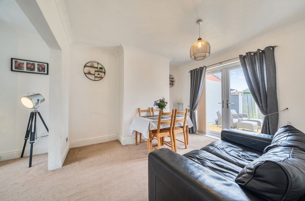 Property photo 3 of 19 1368861-12-68F242...