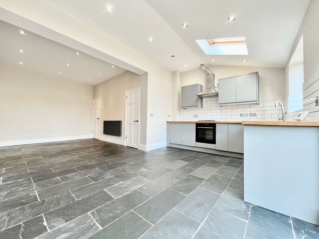 Property photo 1 of 25