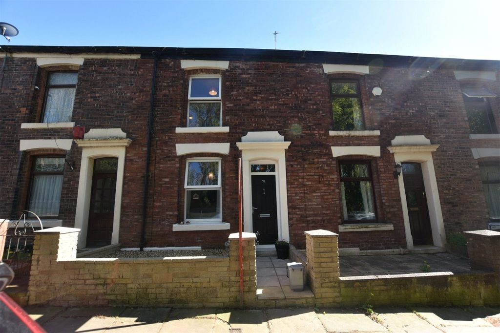 Property photo 1 of 17 External