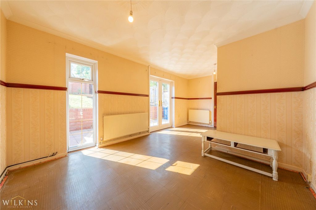 Property photo 3 of 24 Picture No. 12