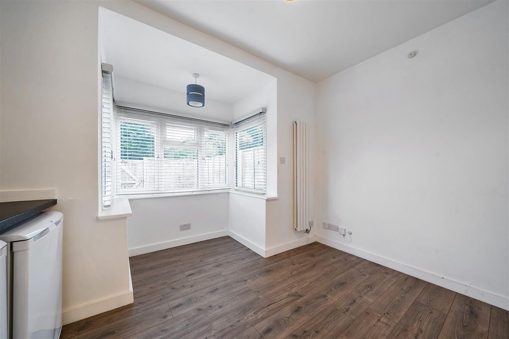 Property photo 3 of 7 New Road - Lounge.Jpg
