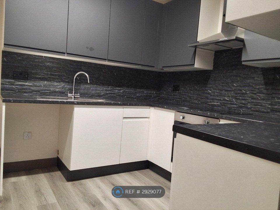 Property photo 1 of 7 Kitchen