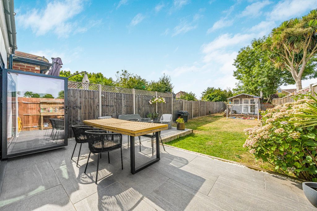 Property photo 3 of 13 1850173