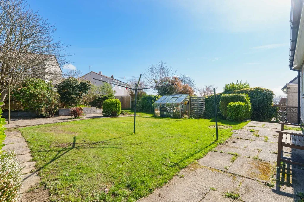 Property photo 2 of 18