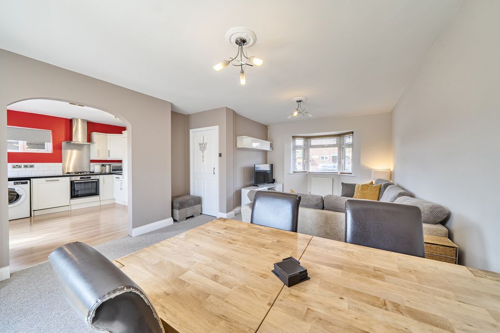 Property photo 3 of 18 1456563-5-6A04960...
