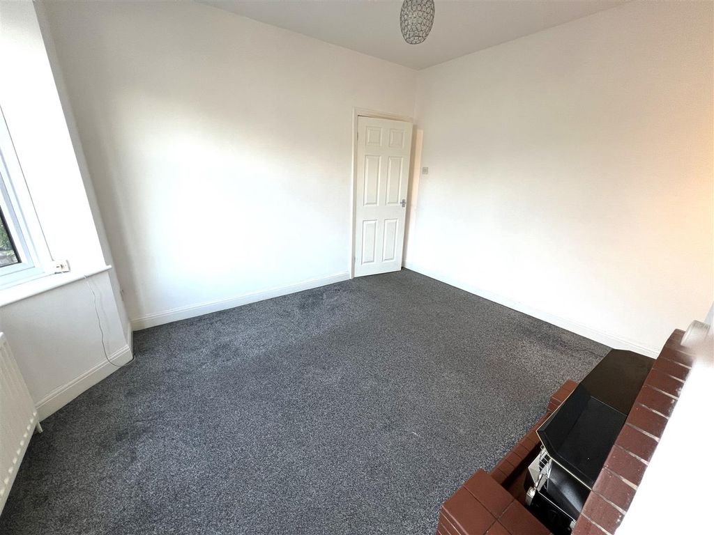 Property photo 3 of 19 Photo 10-12-2025, 12 26 12.Jpg