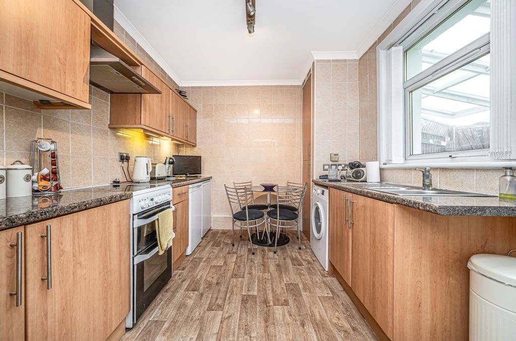 Property photo 2 of 24 Dining Kitchen