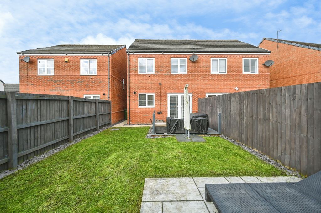 Property photo 2 of 17