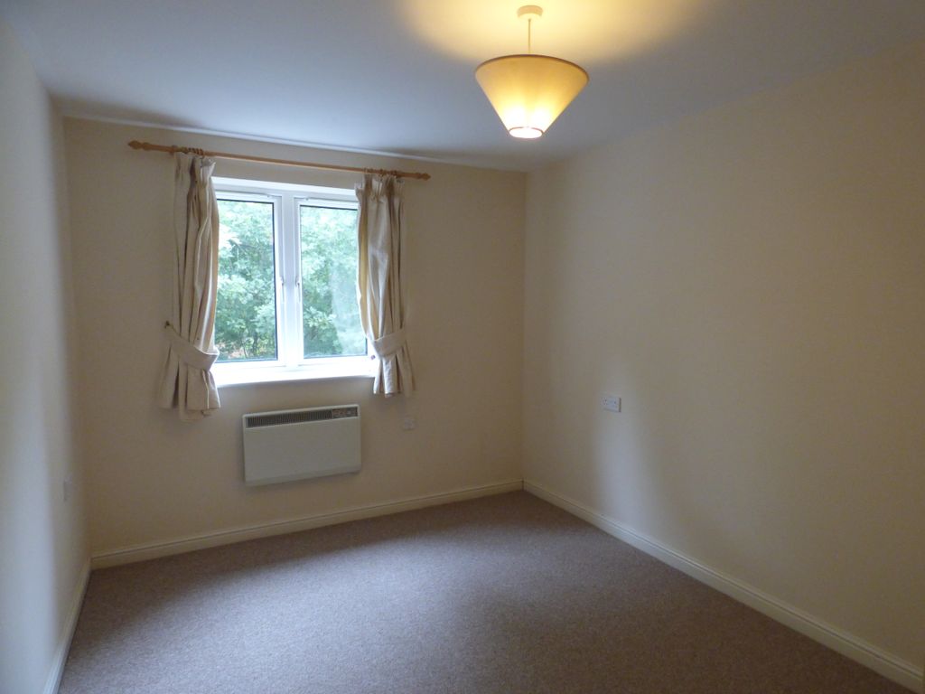 Property photo 3 of 8 Bedroom 1