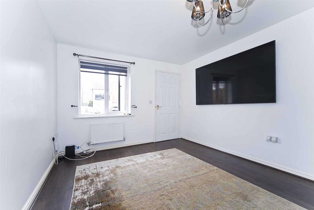 Property photo 3 of 25