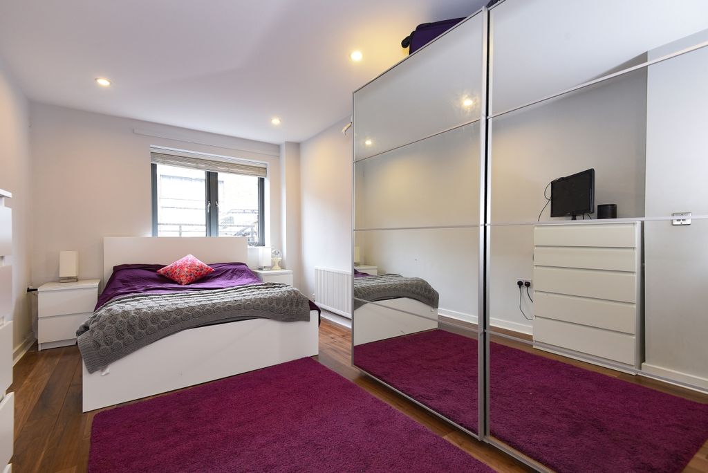 Property photo 3 of 7 Bedroom