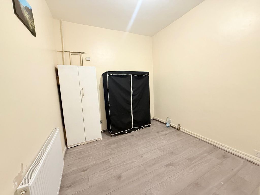 Property photo 3 of 7 Gallery