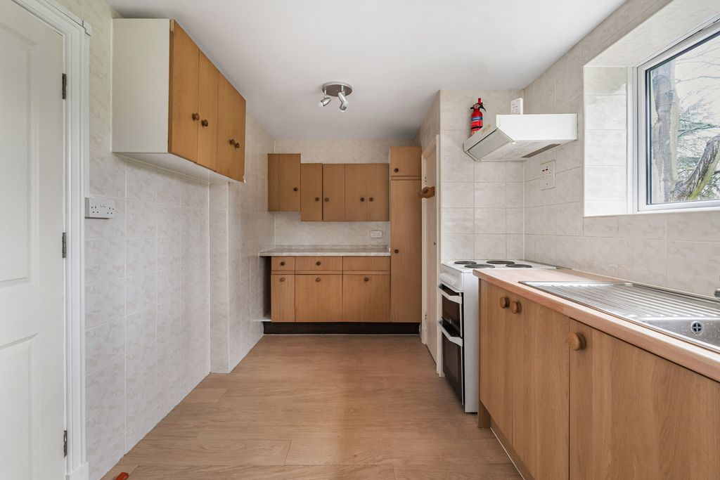 Property photo 2 of 16 Kitchen