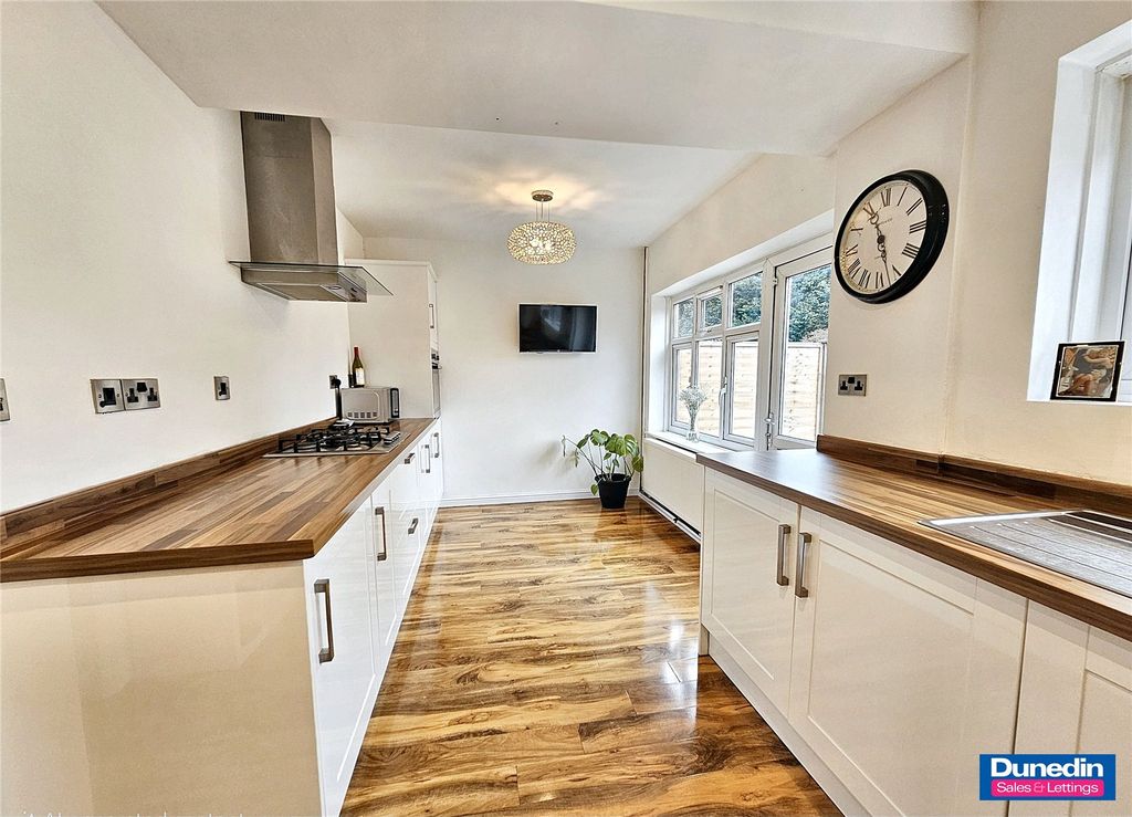 Property photo 2 of 20 Picture No. 35