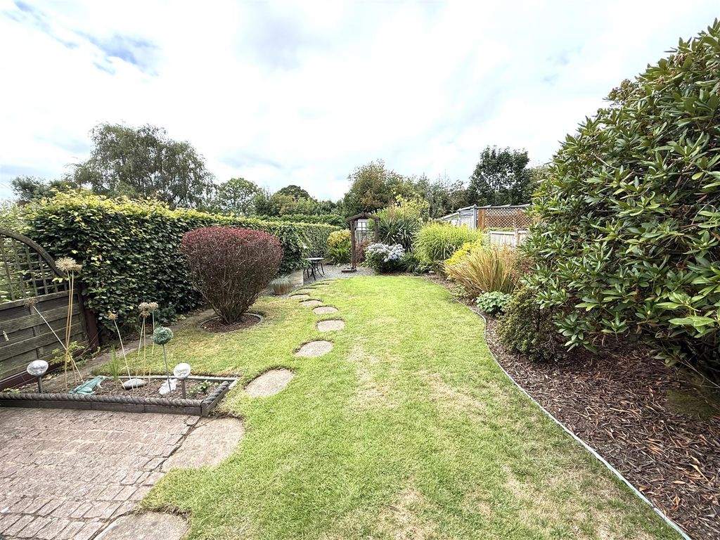 Property photo 2 of 19 Belper Road 23.Jpg