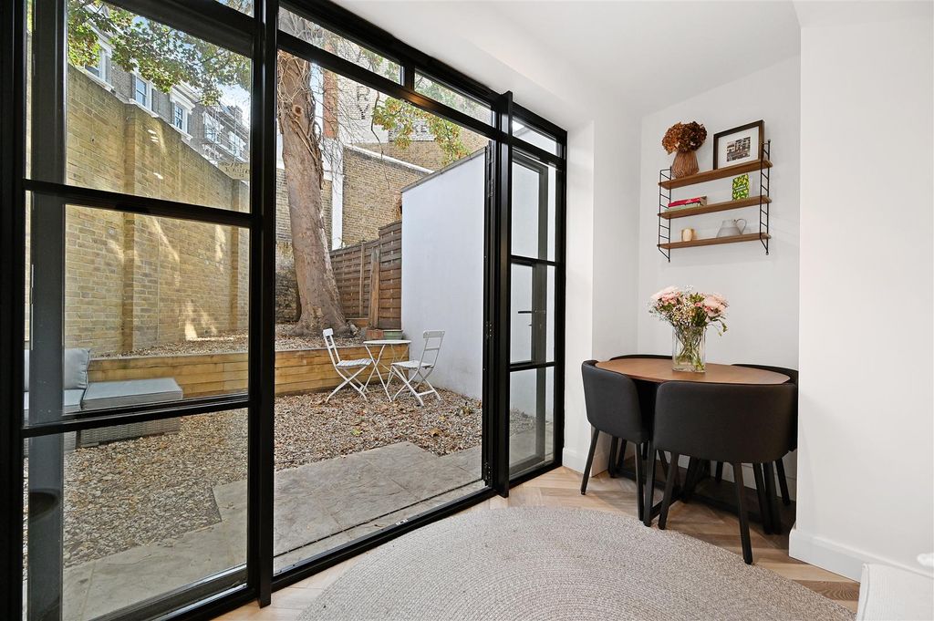 Property photo 3 of 9 Dining Area