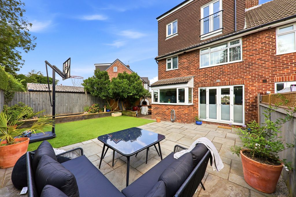 Property photo 1 of 33