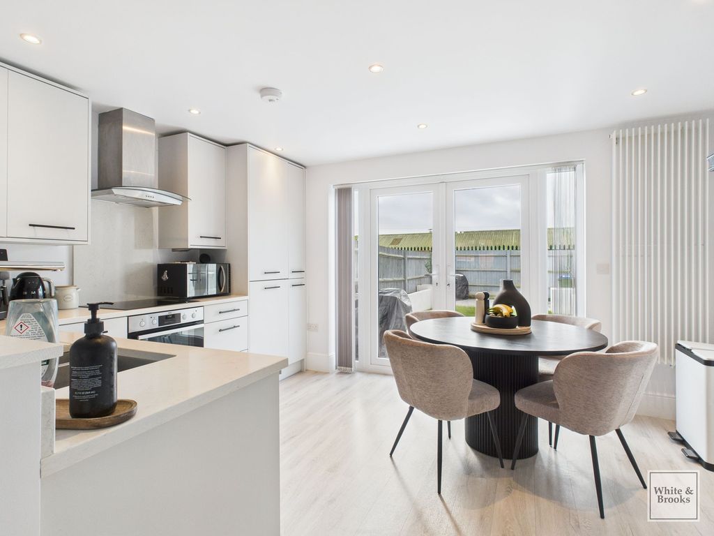 Property photo 3 of 18 Kitchen/Diner