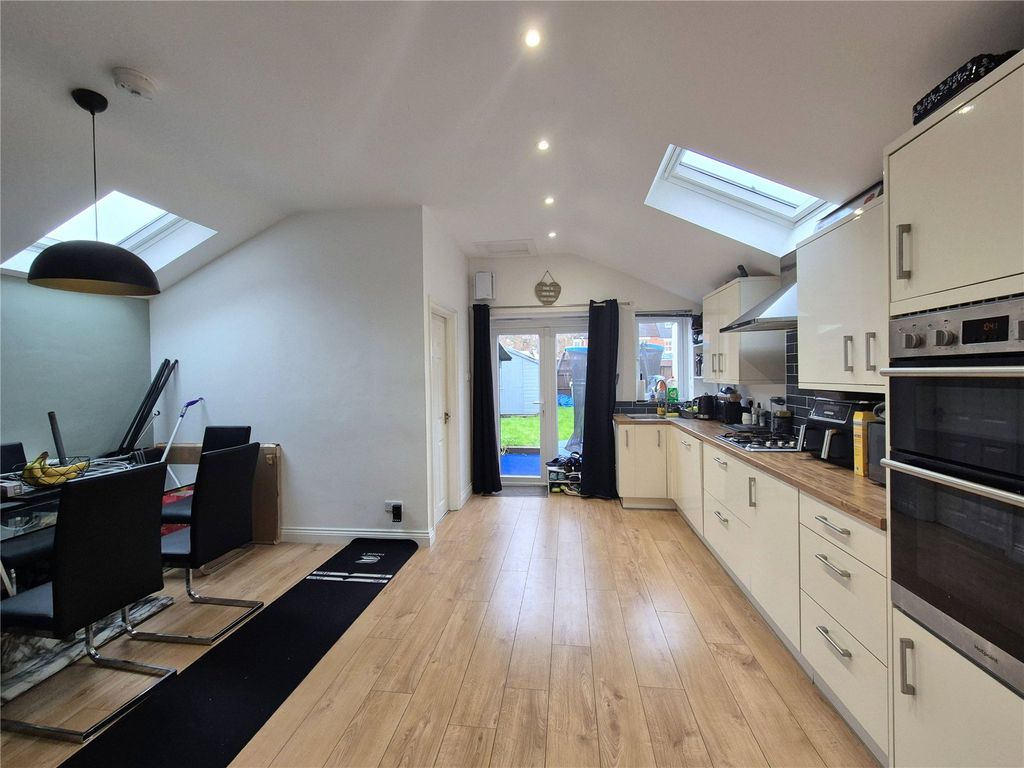 Property photo 3 of 17 Picture No. 08