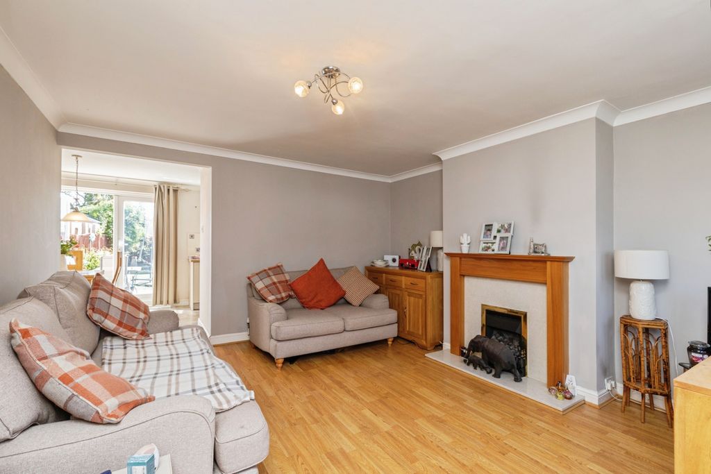 Property photo 3 of 19