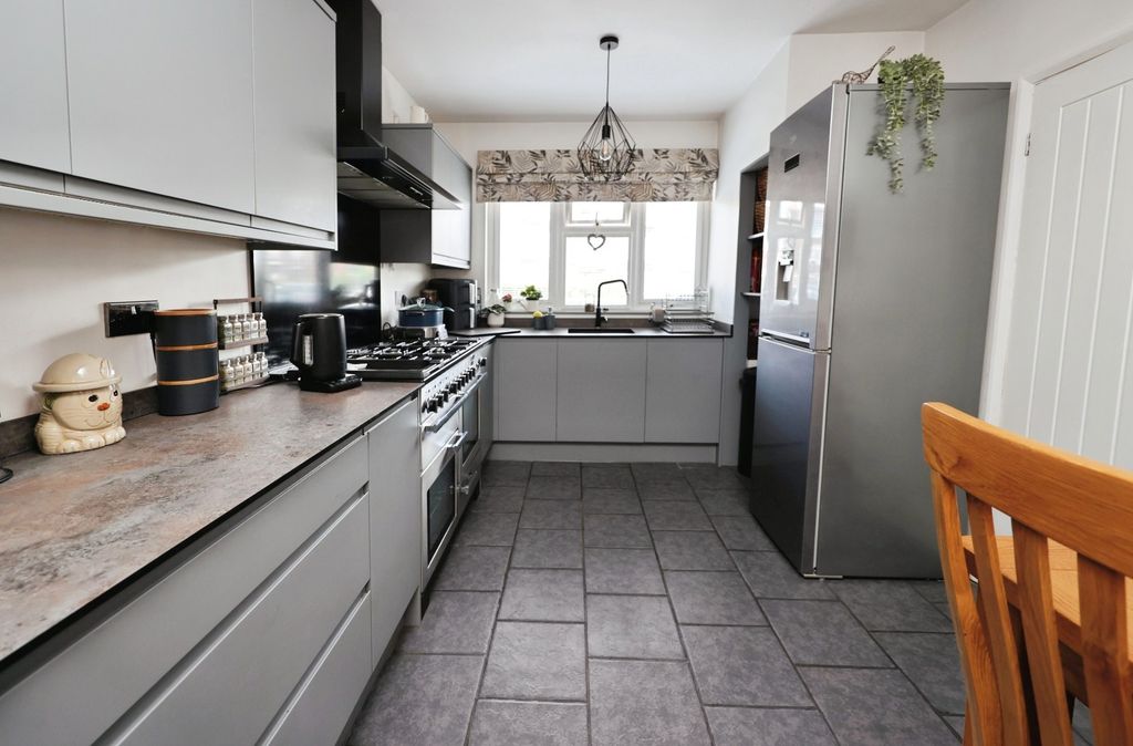 Property photo 1 of 22 4253821