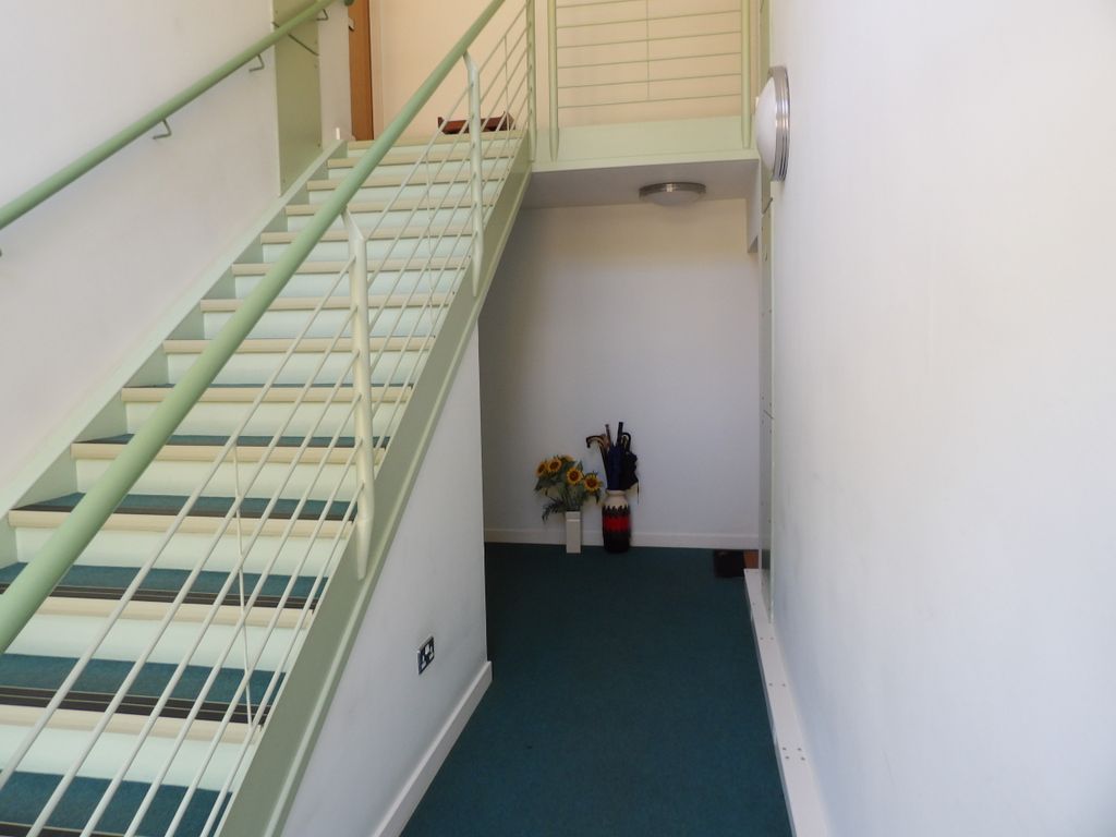 Property photo 2 of 30