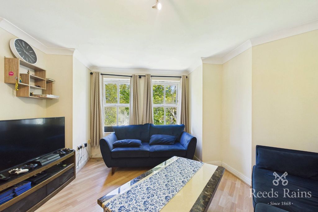 Property photo 3 of 9 Picture No. 29