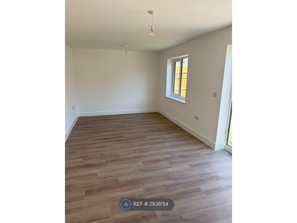 Property photo 3 of 15 Dining Area