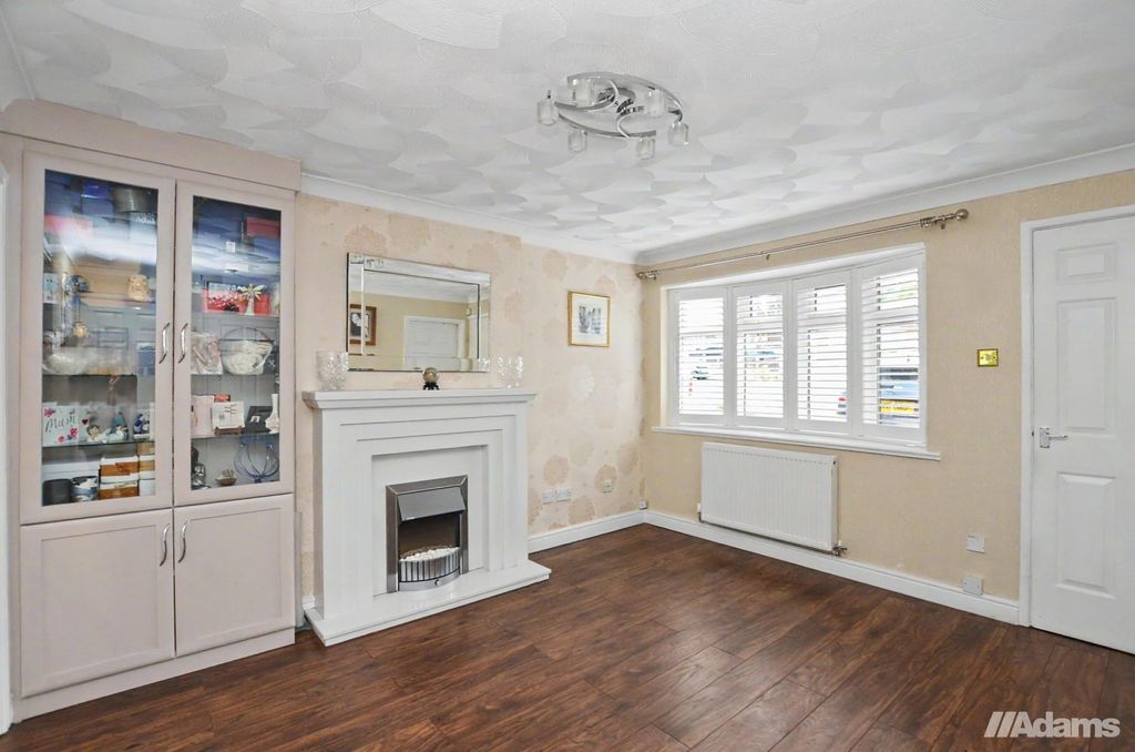 Property photo 3 of 27