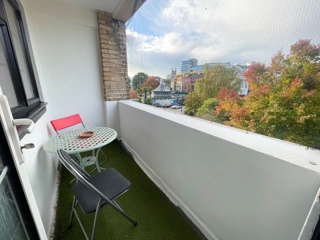 Property photo 3 of 17 Balcony