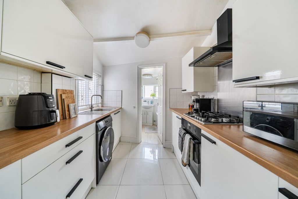 Property photo 2 of 11 1484718126A438A26Cda79
