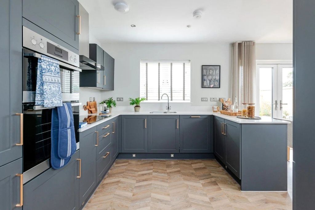 Property photo 2 of 14 Picture No. 27