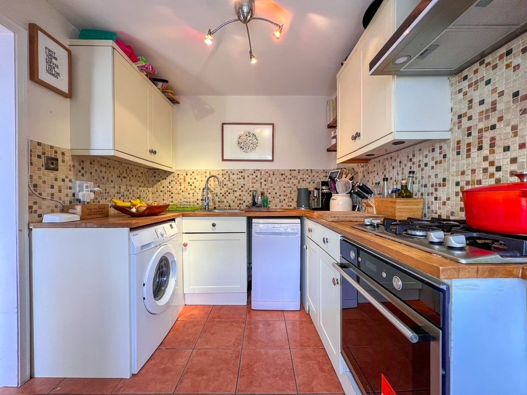 Property photo 3 of 37