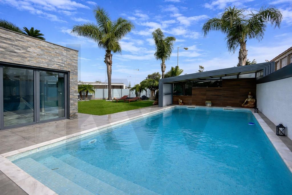 Property photo 1 of 30