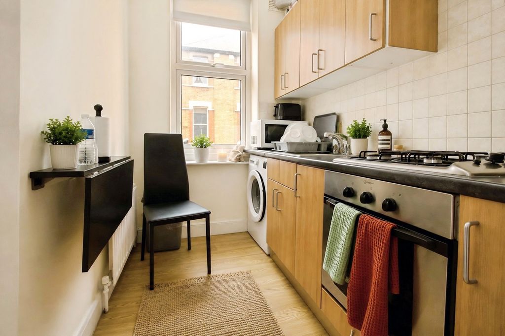 Property photo 2 of 8 Kitchen