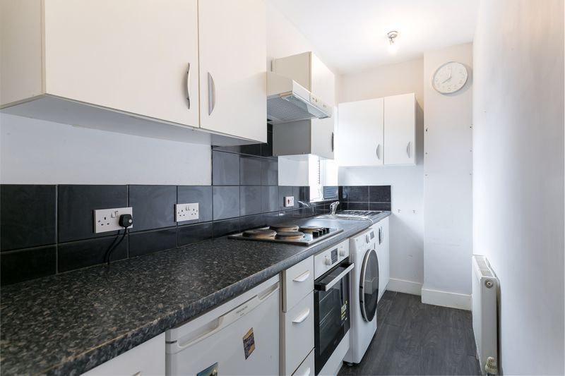 Property photo 2 of 7 Kitchen