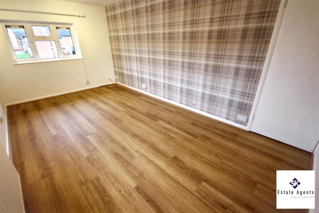 Property photo 2 of 11 Lounge