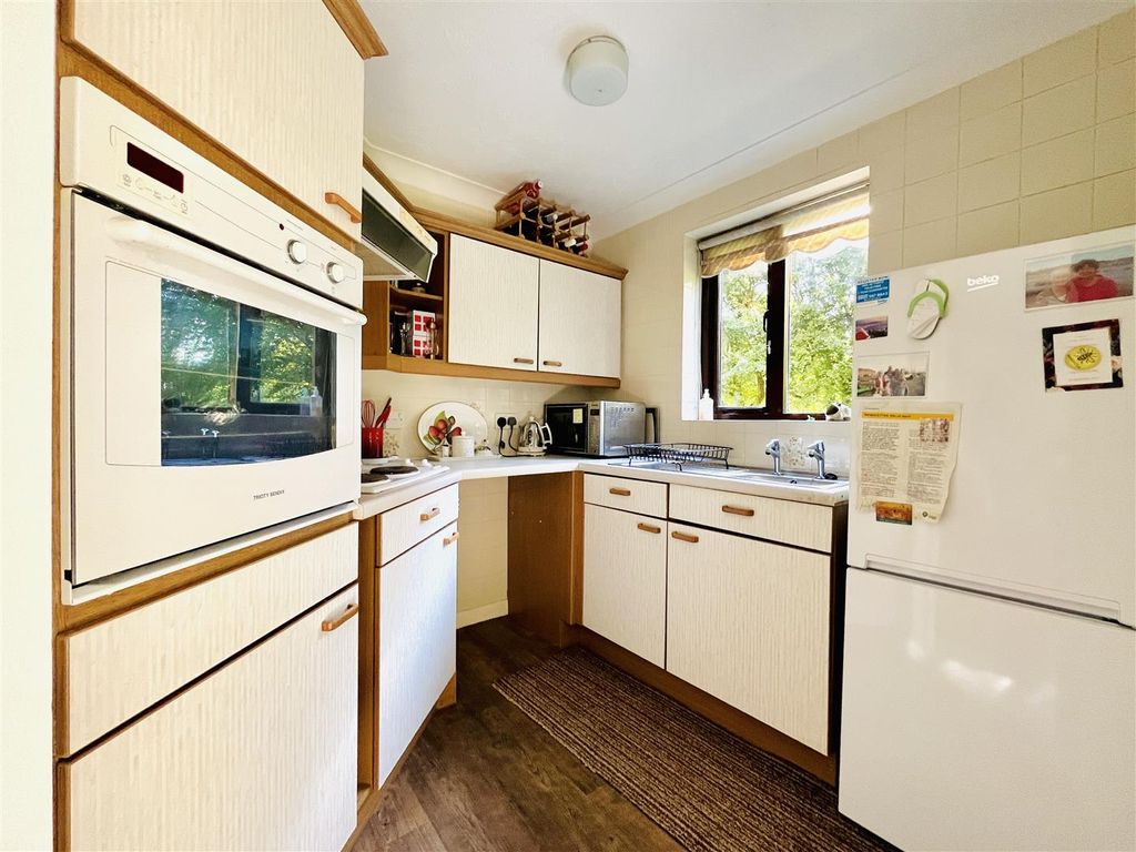 Property photo 3 of 29 Kitchen