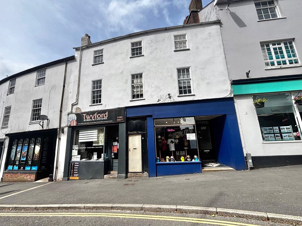Property photo 1 of 8 4A Fore Street
