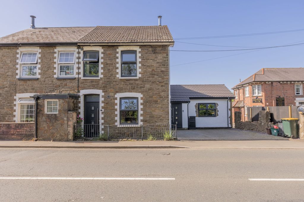 Property photo 1 of 32