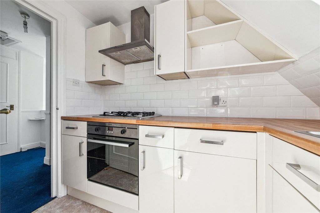 Property photo 3 of 13 Kitchen