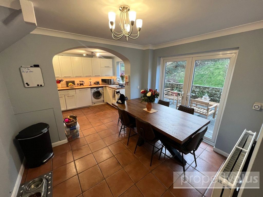 Property photo 2 of 18 Picture No. 32