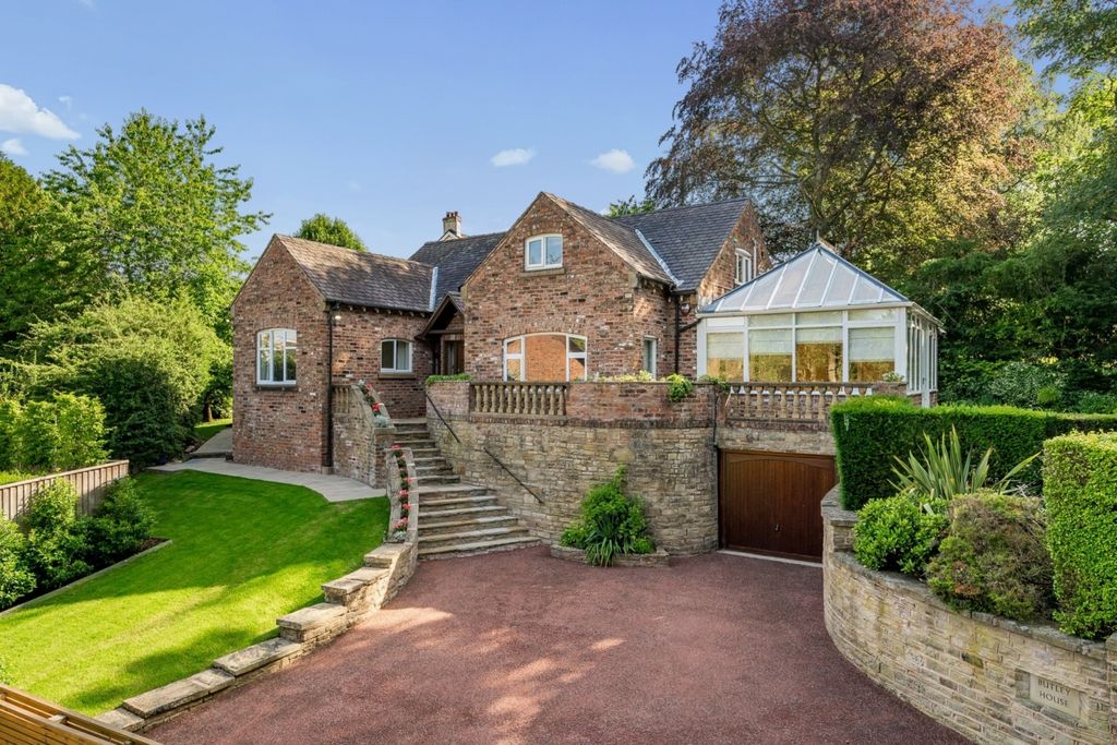 Property photo 1 of 25 Butley House