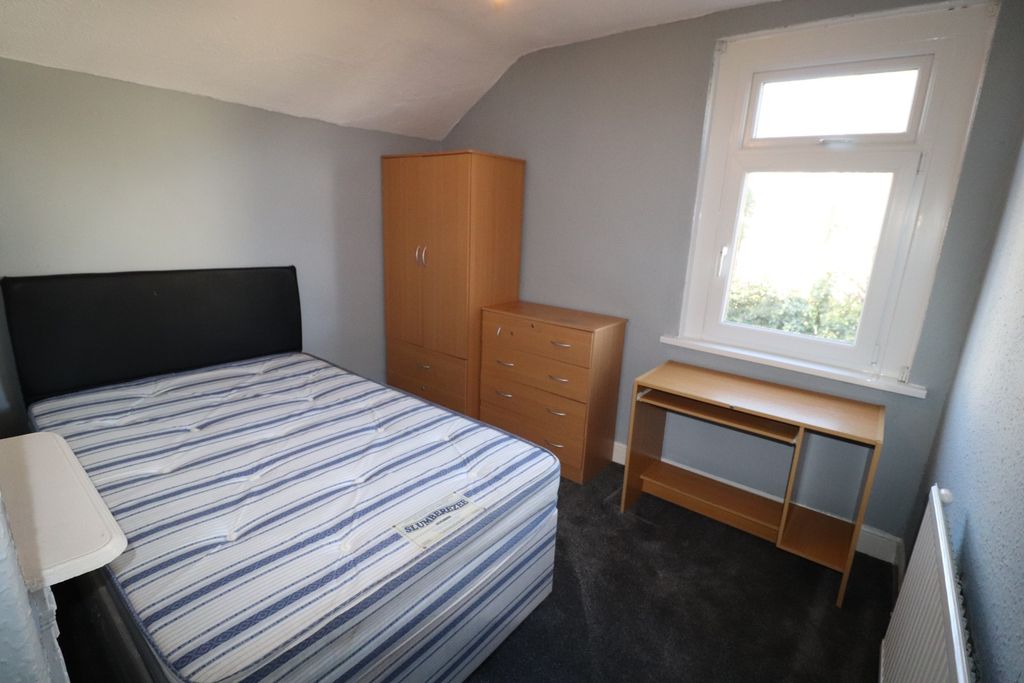Property photo 2 of 3