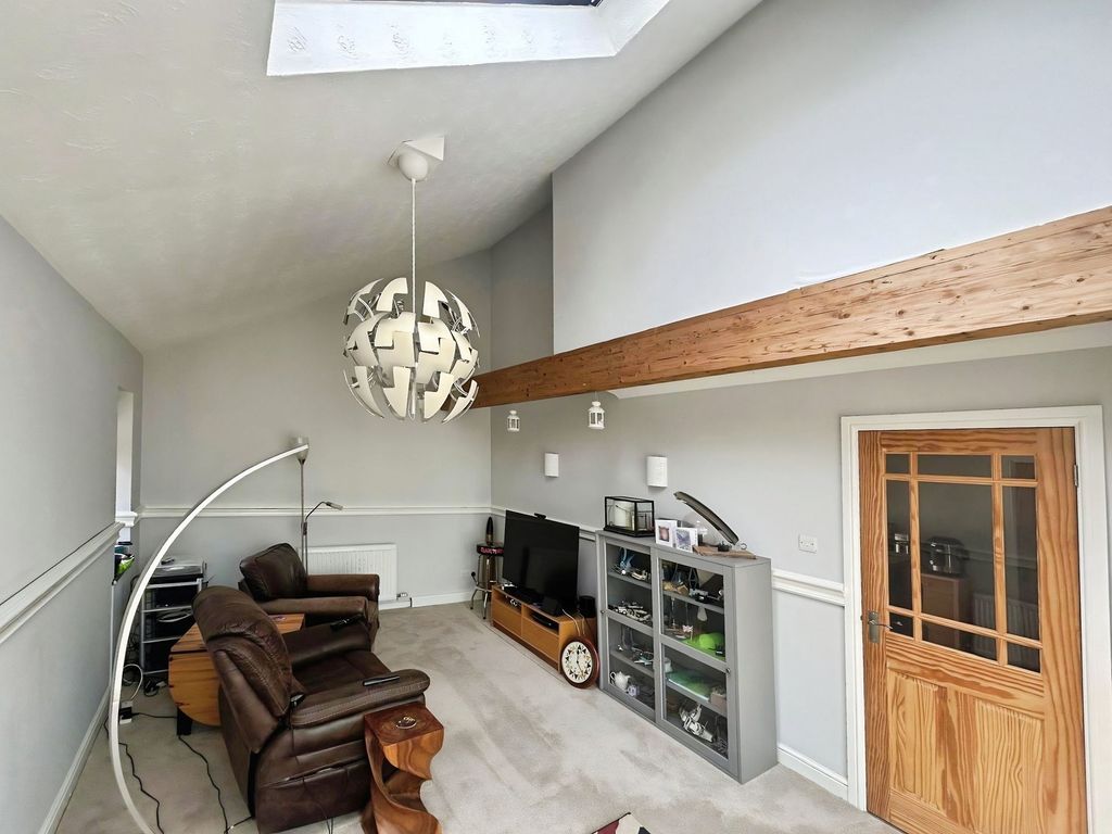 Property photo 2 of 22