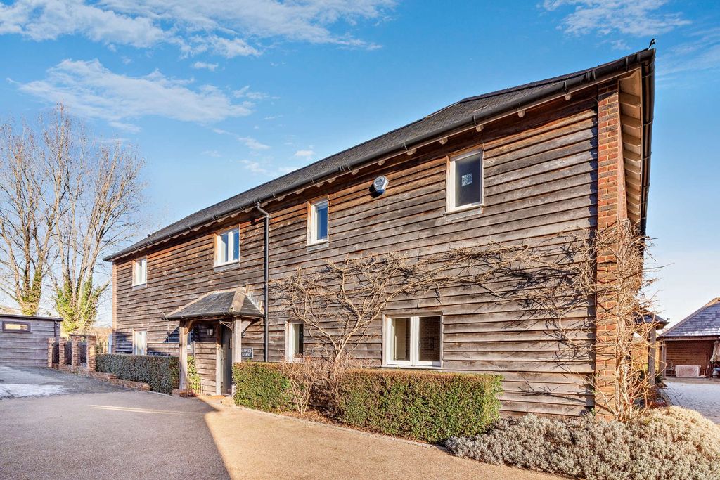 Property photo 1 of 17 6 Holmes Field Court