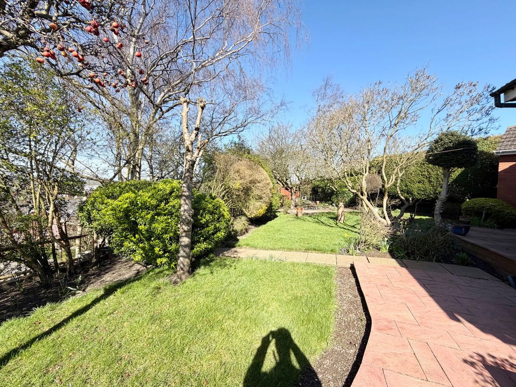 Property photo 2 of 21