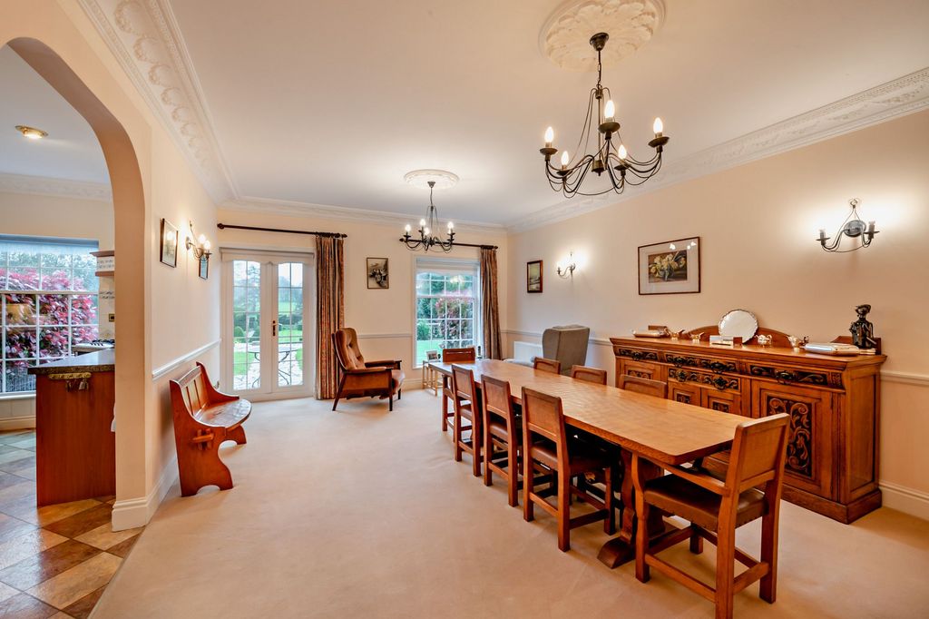 Property photo 3 of 31